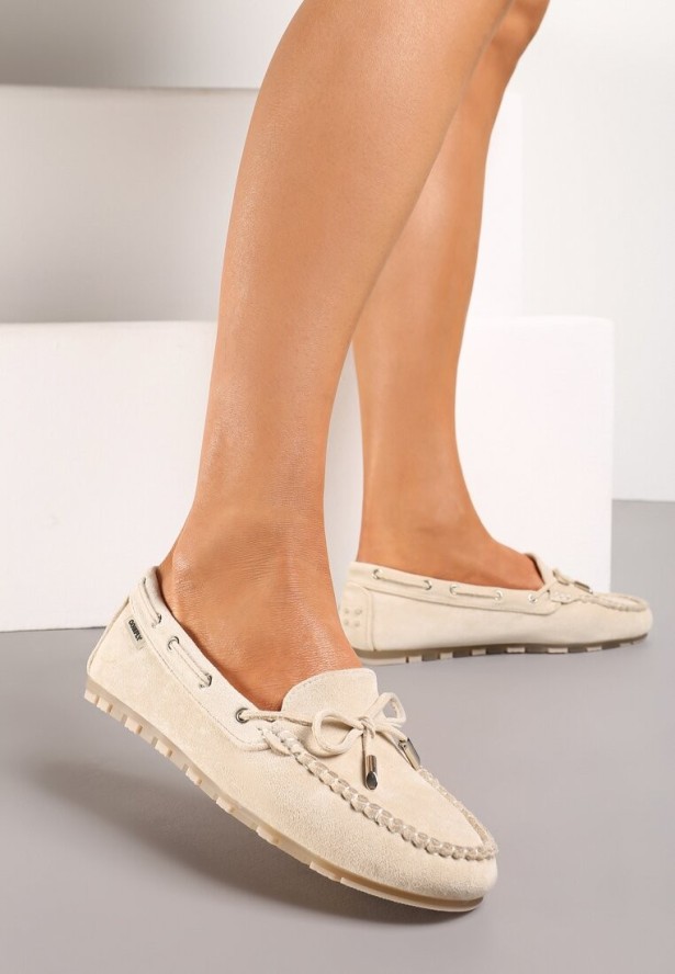 Beżowe Mokasyny Ozdobione Wiązaniami i Kokardką na Froncie Cimella