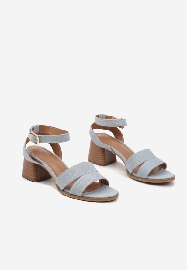 Niebieskie Sandały na Słupku z Ozdobnymi Wycięciami Arfitra