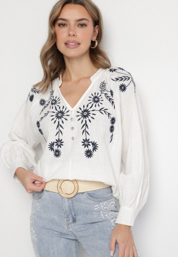 Biała Bluzka z Wiskozy z Ozdobnym Haftem Erinova