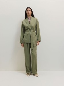 Kurtka z wiązaniem - oliwkowy