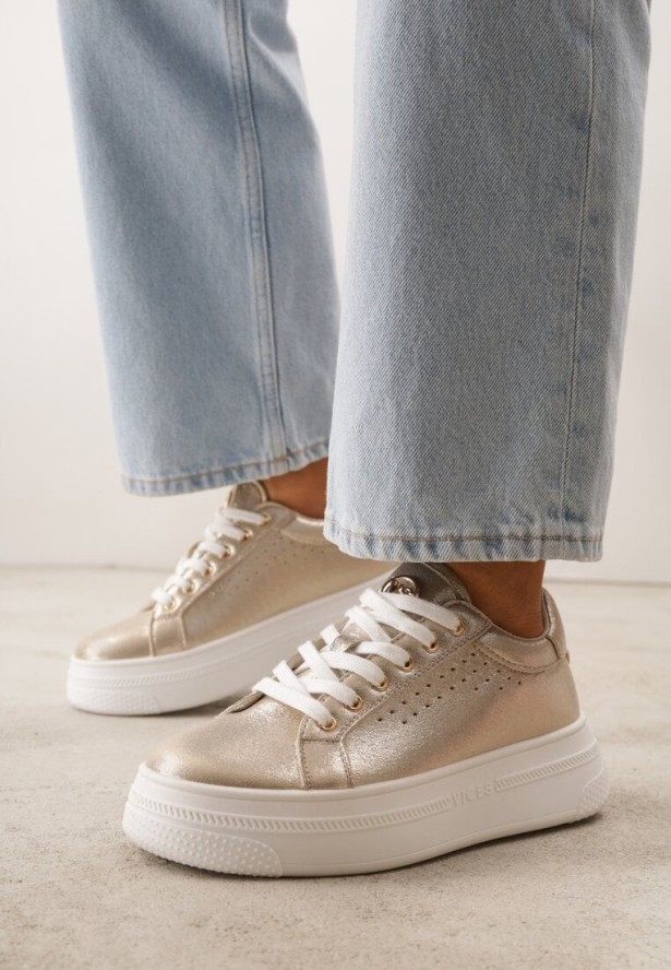 Złote Sneakersy VICES Ozdobione Gwiazdą i Błyszczącą Wstawką Oranatta