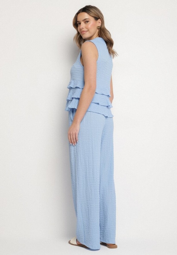 Jasnoniebieski Komplet Bluzka Bez Rękawów z Baskinką i Szerokie Spodnie Ulosinia