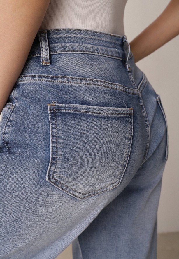 Niebieskie Klasyczne Jeansy Mom Fit z Wysokim Stanem z Bawełny Charvielle