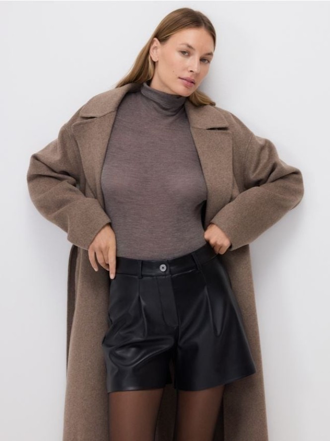 Szorty z imitacji skóry - czarny