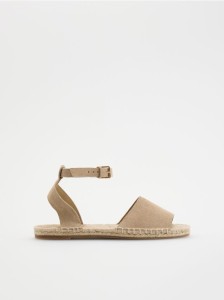 Zamszowe sandały - beżowy