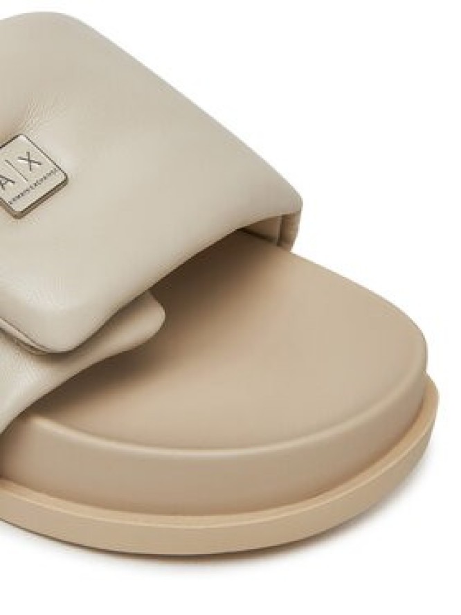 Armani Exchange Klapki XDP061 XV926 01819 Écru