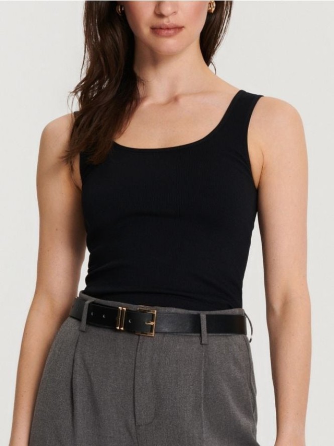 Top na ramiączkach - czarny