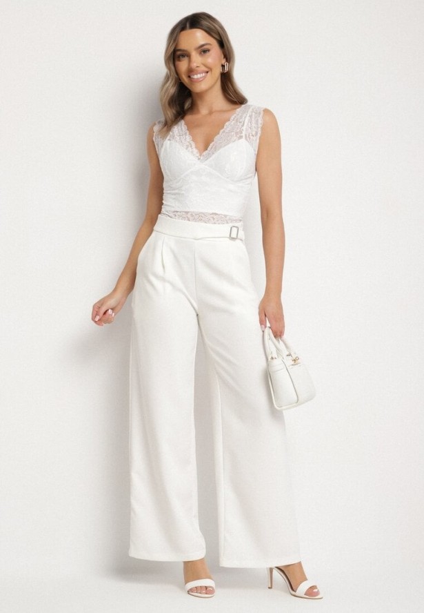 Biały Koronkowy Top z Dekoltem w Serek Nitasena