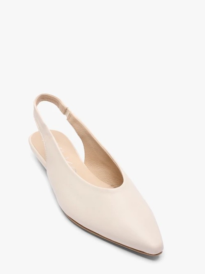 Kremowe czółenka slingback w szpic