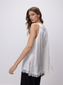 Satynowy top z koronką - złamana biel