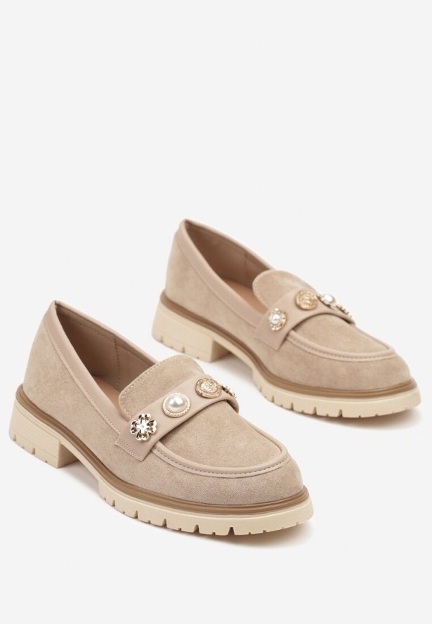 Ciemnobeżowe Mokasyny z Perełkami i Ozdobami Eladeo