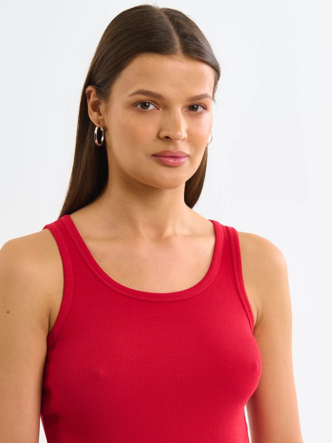 Koszulka damska na ramiączkach prążkowana czerwona Aurela 603