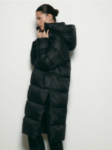 Puchowa kurtka z kapturem - czarny