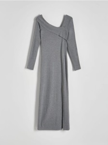 Dzianinowa sukienka z asymetrycznym dekoltem - ciemnoszary