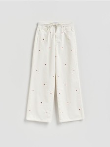 Jeansy wide leg z haftem - biały