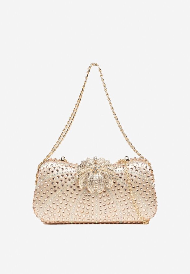 Złota Torebka Kopertówka z Łańcuszkiem Zdobiona Cyrkoniami i Kwiatową Aplikacją Fessaluna