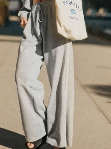 Spodnie dresowe z szerokimi nogawkami i lampasami - szary