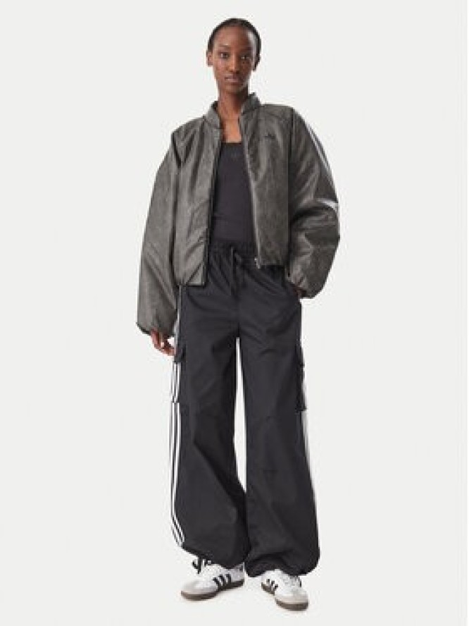 adidas Kurtka z imitacji skóry Sst Cropped KT4240 Szary ciemny Regular Fit