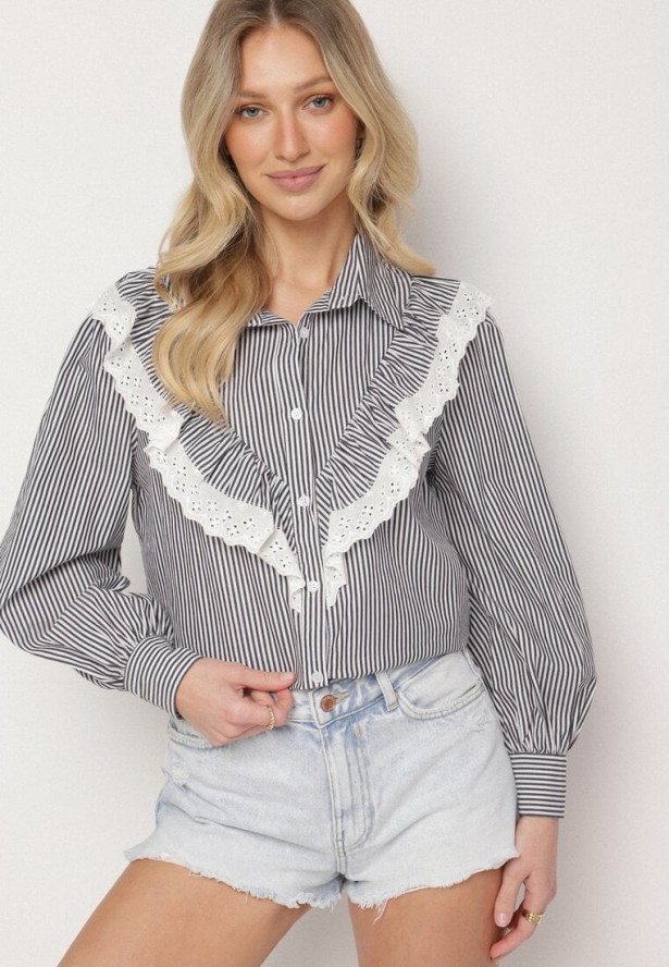 Czarna Bawełniana Koszula w Paski z Ozdobnym Dekoltem z Falbanką Paleriella