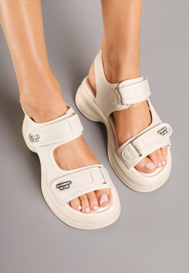 Beżowe Sandały na Grubej Podeszwie z Metalicznym Zdobieniem Nalanor