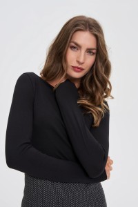 Dopasowana bluzka z długimi rękawami czarna