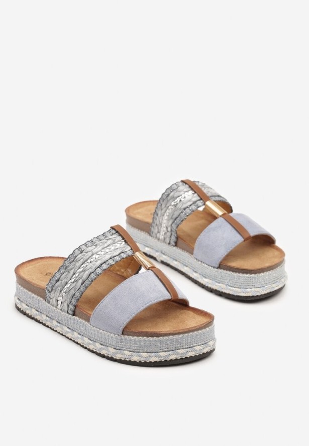 Niebieskie Klapki z Plecionki na Niskiej Platformie Korbia