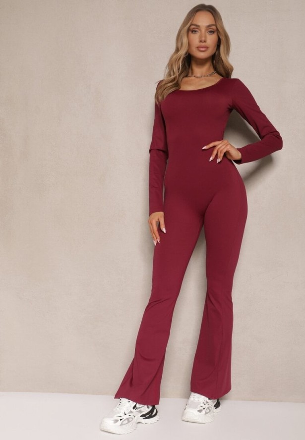 Bordowy Kombinezon Bodycon z Usztywnianymi Miseczkami i Wycięciami na Plecach Calinori