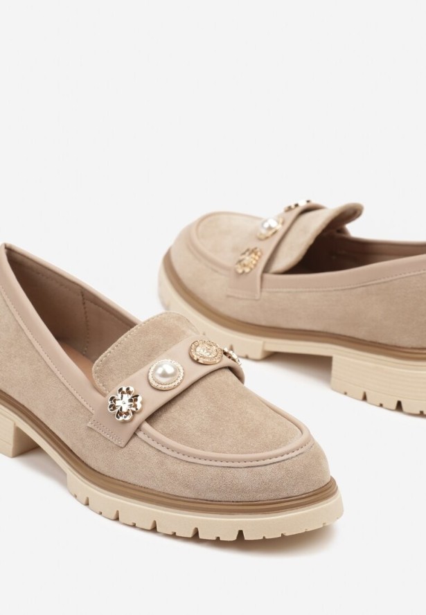 Ciemnobeżowe Mokasyny z Perełkami i Ozdobami Eladeo