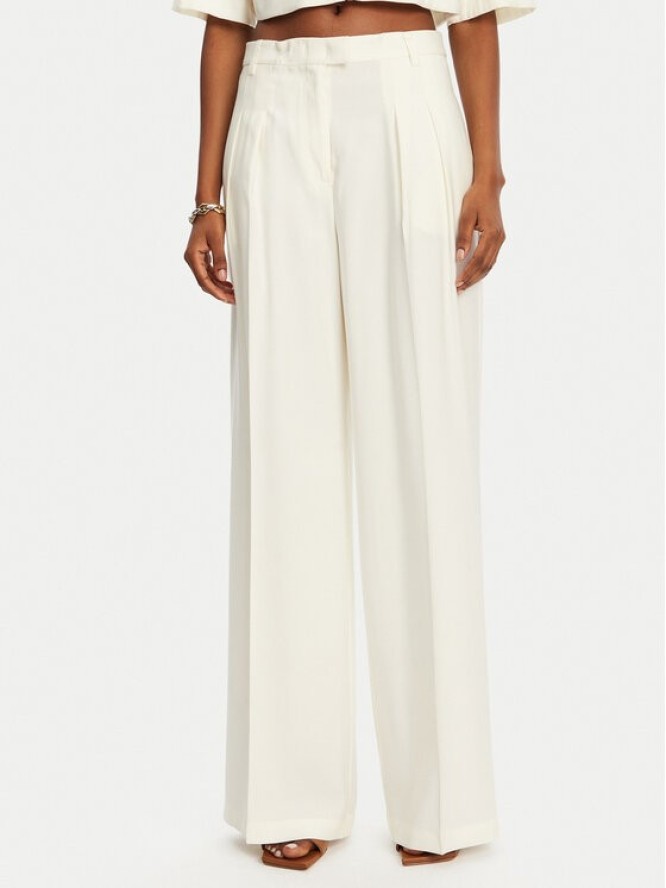 Patrizia Pepe Spodnie materiałowe 2P1670 A573 W146 Écru Regular Fit