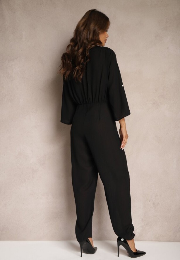 Czarny Długi Kombinezon z Marszczeniem i Kopertowym Dekoltem Jonitta