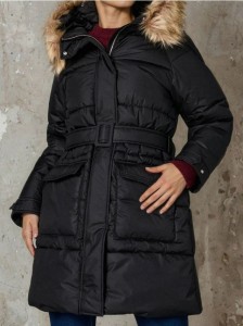 Pikowany płaszcz z kapturem - czarny