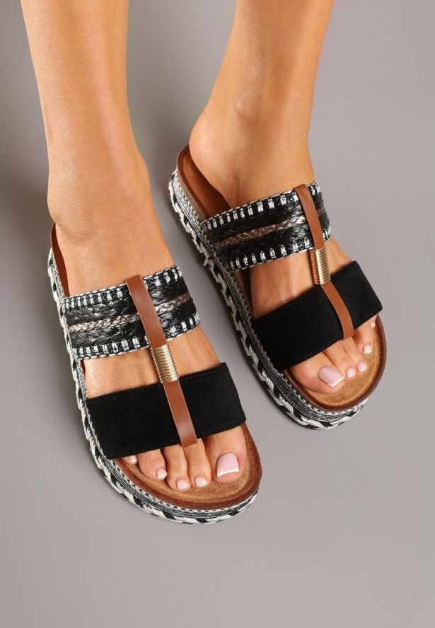 Czarne Klapki z Plecionki na Niskiej Platformie Korbia