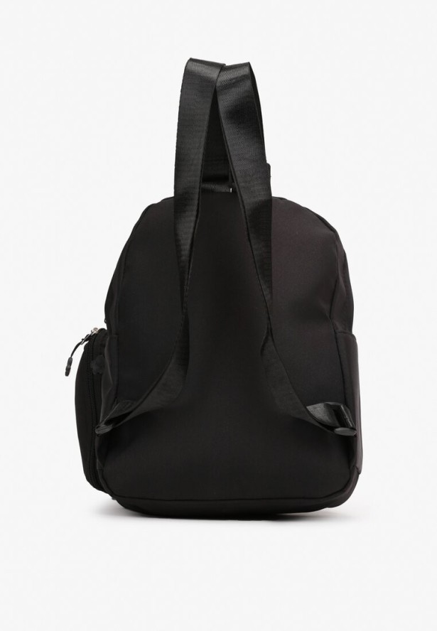 Czarny Plecak na Regulowanych Szelkach z Suwakiem i Nadrukiem na Przodzie Felicam