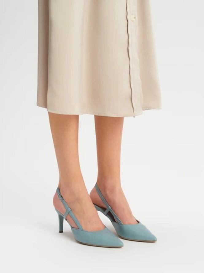 Niebieskie czółenka typu slingback