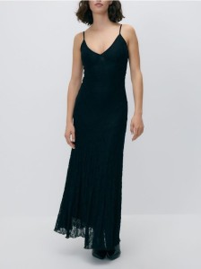 Kreszowana sukienka maxi - czarny