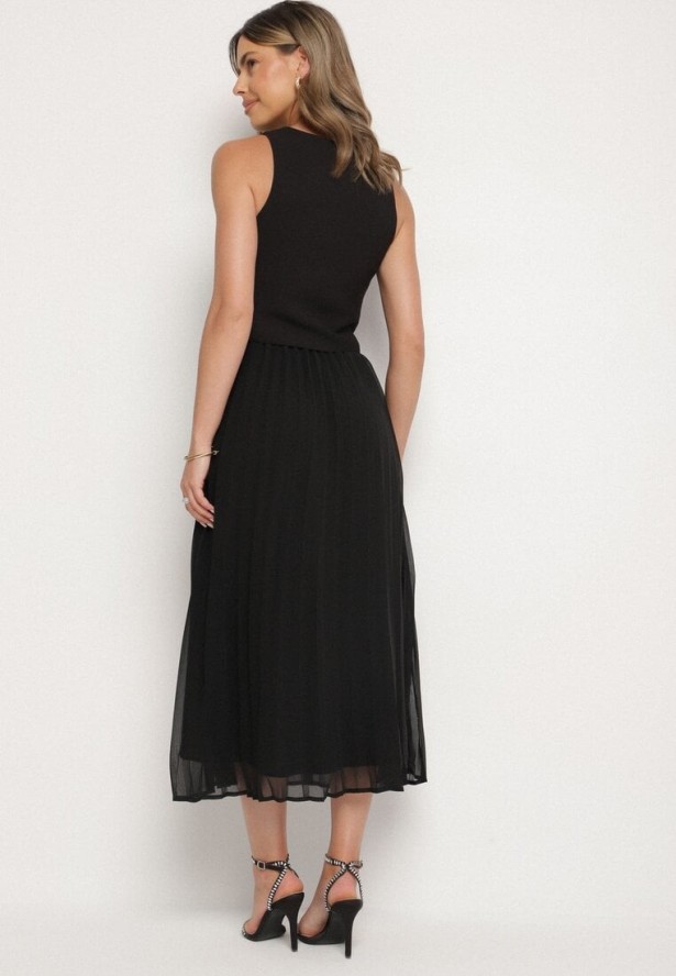 Czarna Plisowana Sukienka z Wiskozy z Wszytą Kamizelką Silanda