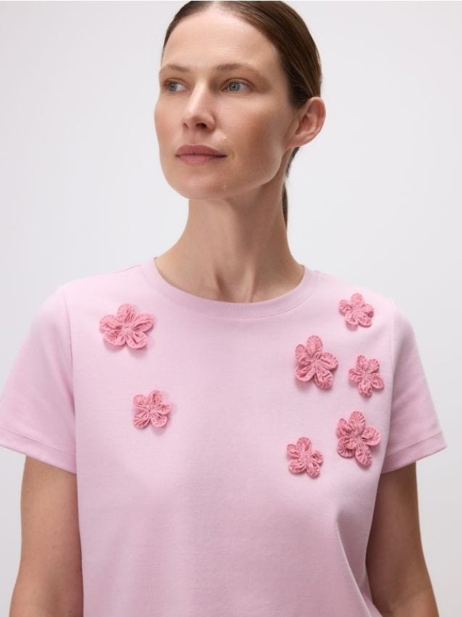Bluzka z aplikacją 3D - pastelowy róż