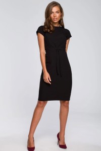 Sukienka ołówkowa z modelującymi przeszyciami czarna