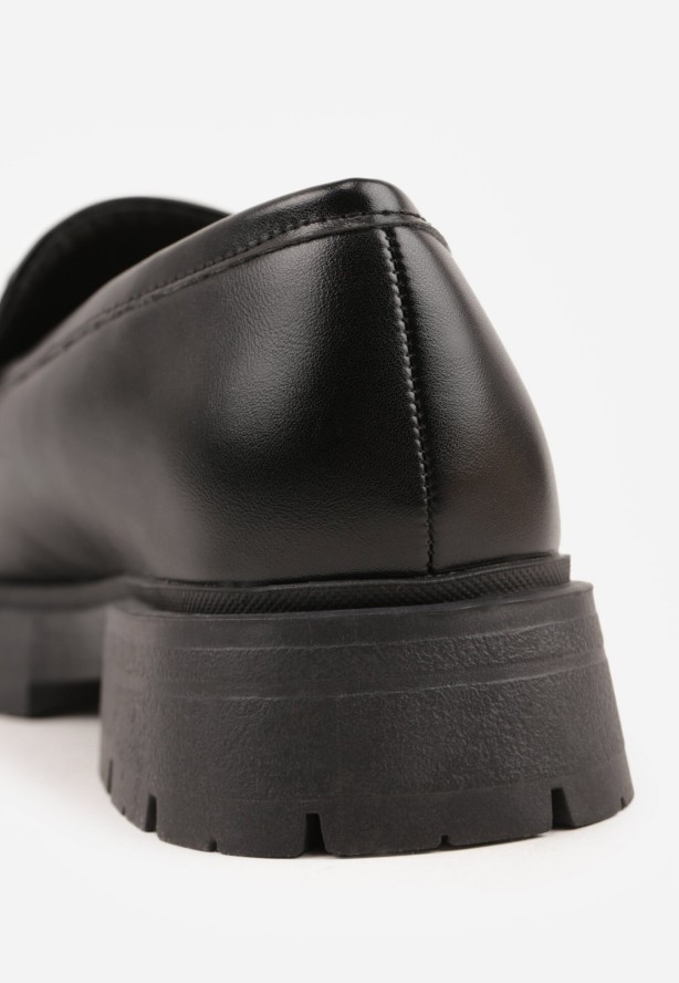 Czarne Płaskie Mokasyny z Metalową Ozdobą Evelisse