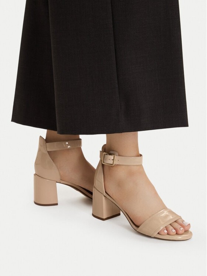 Clarks Sandały Ezoria Mae 26181299 Beżowy