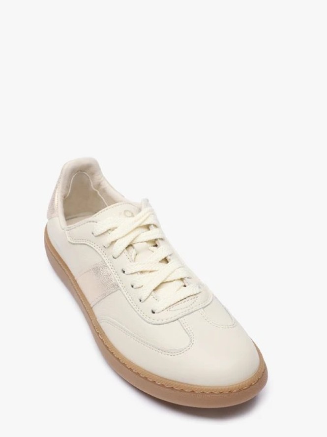Kremowe buty sportowe z platynowym paskiem