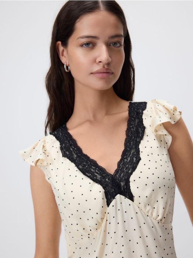 Bluzka z koronką - złamana biel