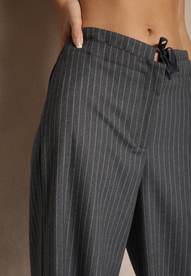 Ciemnoszare Spodnie z Wiskozą w Garniturowym Stylu z Kieszeniami i Wiązaniem Seviara