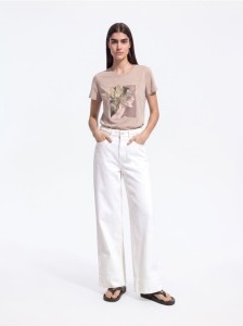 Bawełniany t-shirt z nadrukiem - beżowy