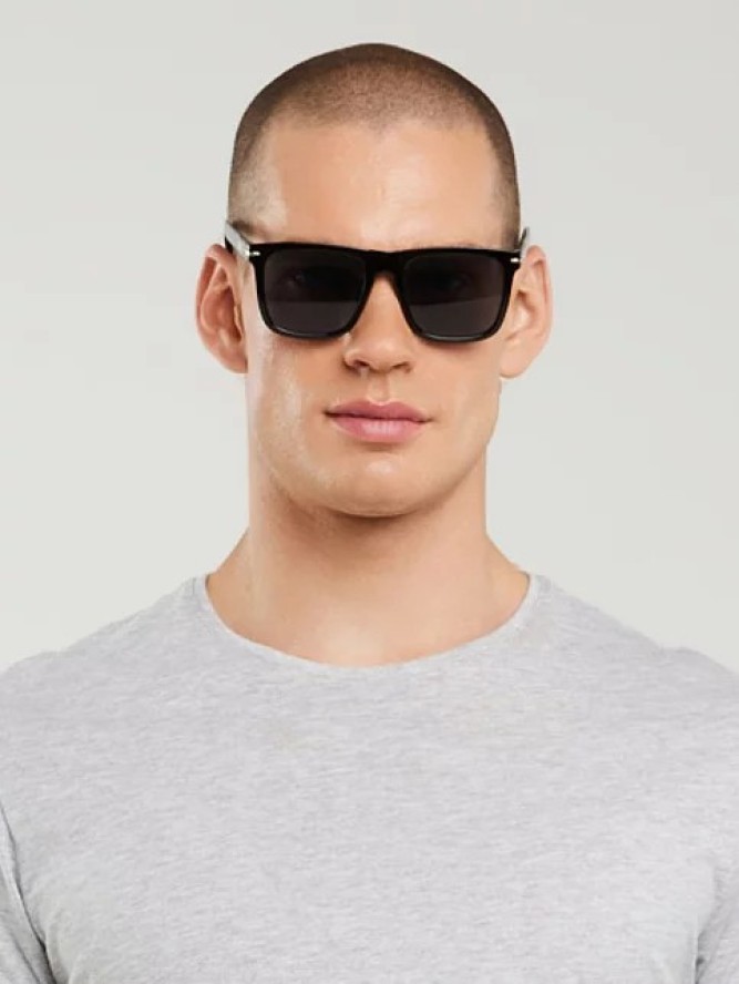 Okulary przeciwsłoneczne czarne Dioni 906