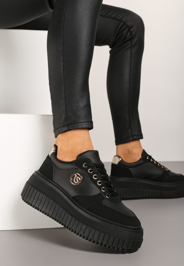 Czarne Sneakersy Vices na Platformie z Tłoczeniem Ozdobione Metaliczną Aplikacją Eriri