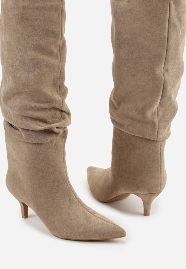 Ciemnobeżowe Kozaki na Kaczuszce z Marszczoną Cholewką Alavitte