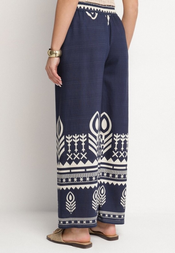 Granatowe Wiskozowe Spodnie o Szerokim Kroju z Etnicznym Wzorem Mileldi
