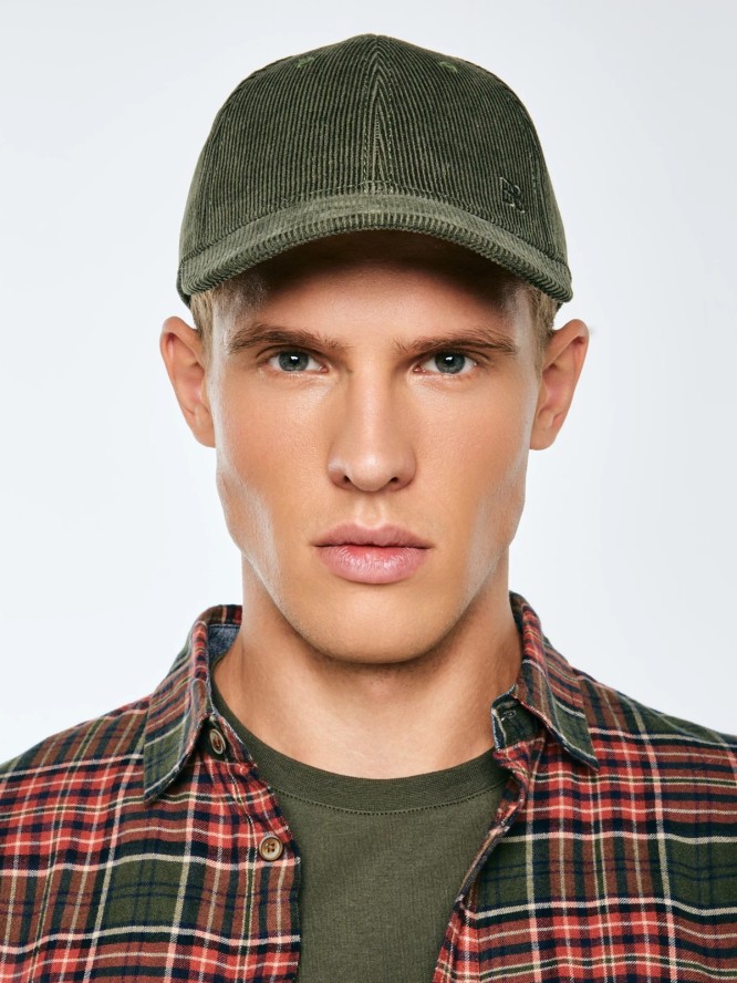 Czapka z daszkiem sztruksowa khaki Cordi 301