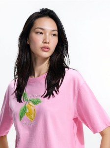 T-shirt z nadrukiem i haftem - różowy